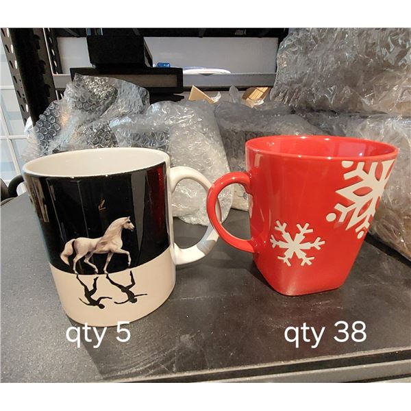 LOT DE 35+ TASSES ASSORTIES