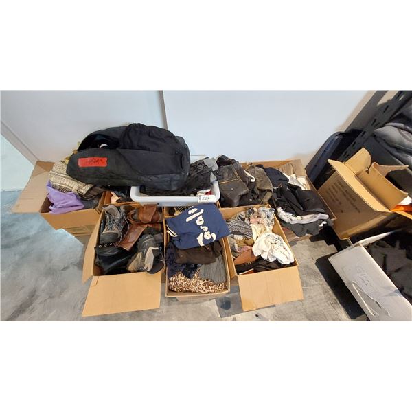 LOT DE VETEMENT PROMOTIONEL ET VÊTEMENTS USAGÉS