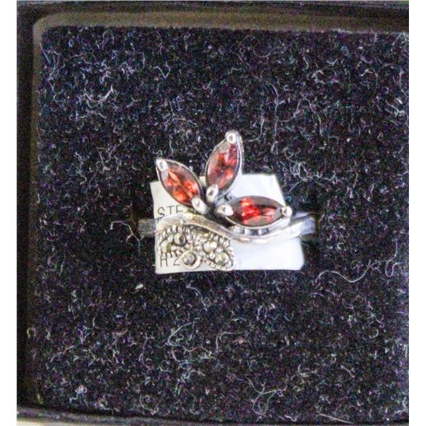 VINTAGE STERLING SILVER GARNET RING