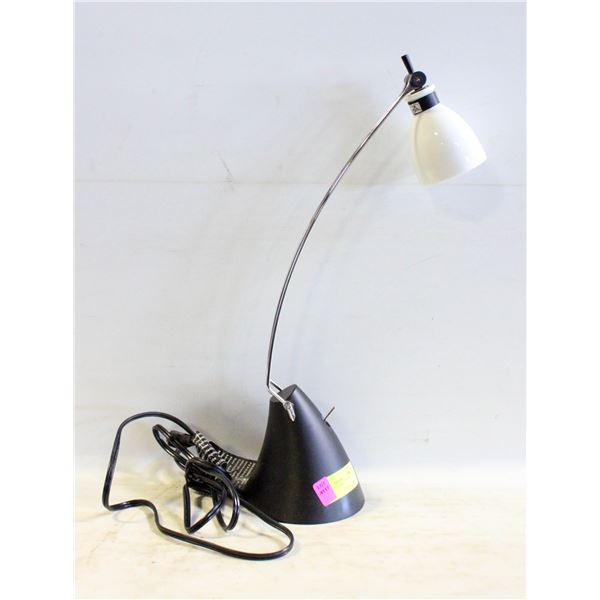 MODERN DESK LAMP