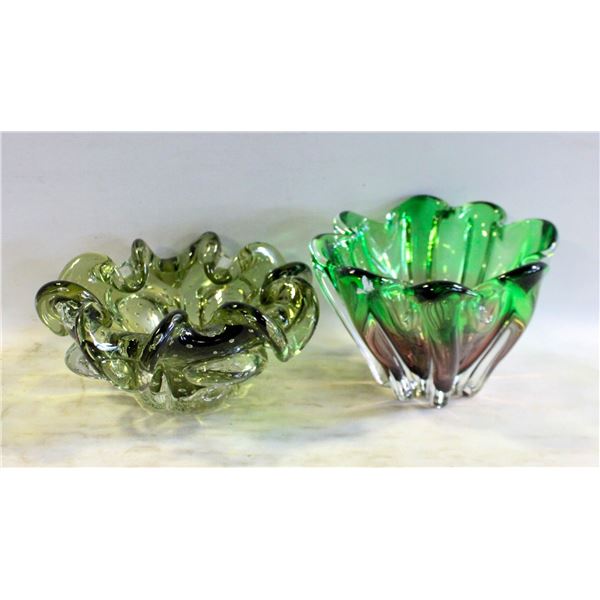 2 PIECES OF ART GLASS DECOR