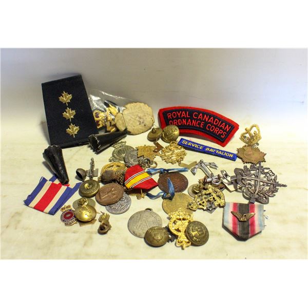 CAP BADES, MEDALS, BUTTONS AND