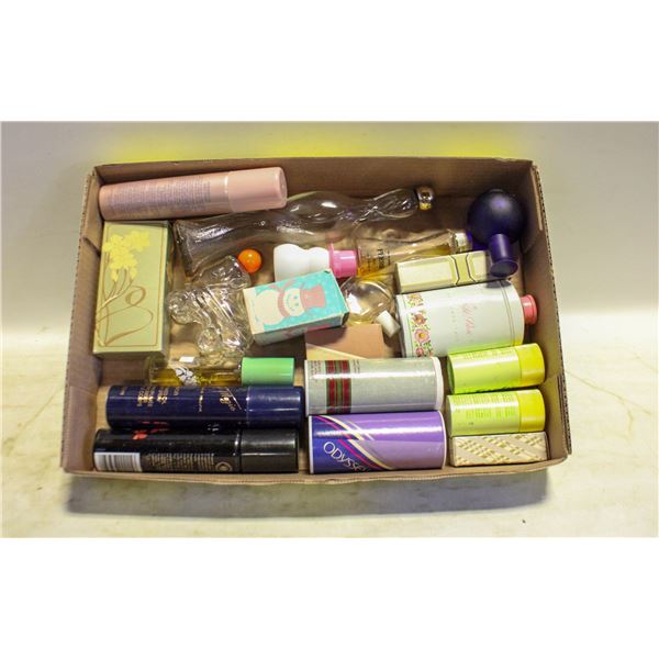 FLAT OF VINTAGE BATHROOM TOILETRY ITEMS