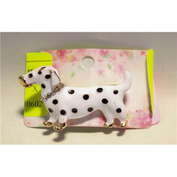 DASH HOUND DOG BROOCH 1” X 2” WHITE WITH