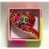 Image 1 : LADIES HAT BROOCH FILLED WITH RED
