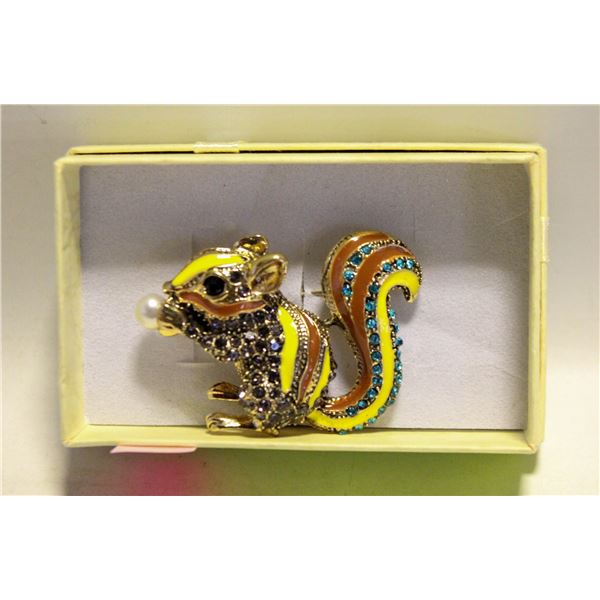SQUIRREL BROOCH WITH ENAMEL FILLING AND