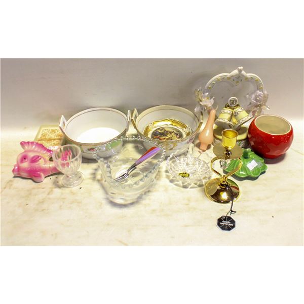 FLAT OF COLLECTIBLES