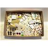 Image 1 : FLAT OF VINTAGE CARDED BUTTONS