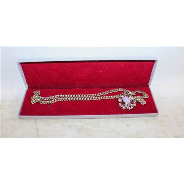 BROOCH + SILVER PLATED COPPER CHAIN IN BOX-ESTATE