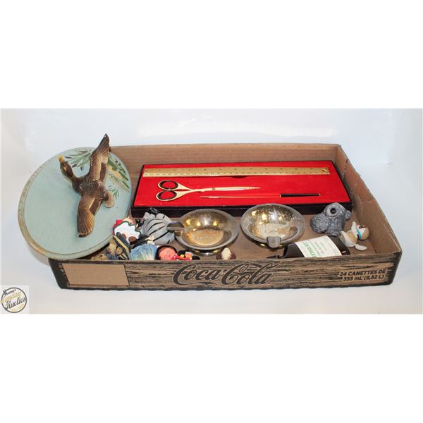 #3157-FLAT OF VINTAGE ESTATE ITEMS