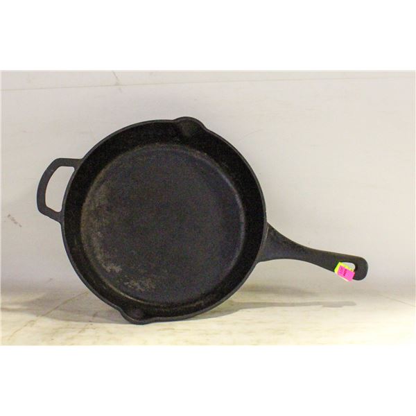 SEASONED 12" HEAVY CAST IRON FRYING PAN