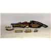 Image 1 : 10 CLOTH AND 5 METAL CANADIAN SHOULDER