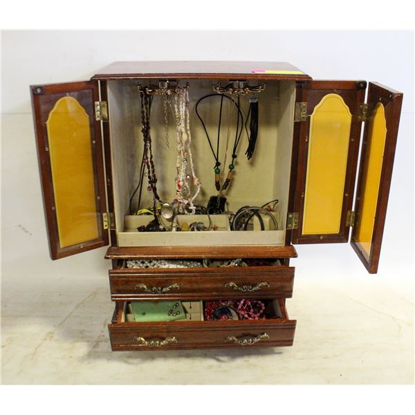 ESTATE JEWELLERY BOX & CONTENTS