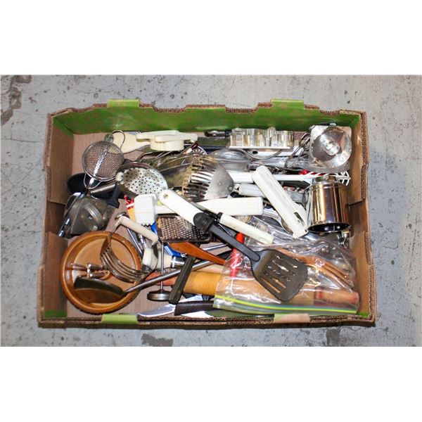 VINTAGE KITCHEN ITEMS