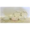 Image 1 : FLAT OF ASSORTED MILK GLASS