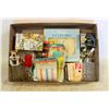 Image 1 : FLAT OF VINTAGE BATHROOM TOILETRY ITEMS