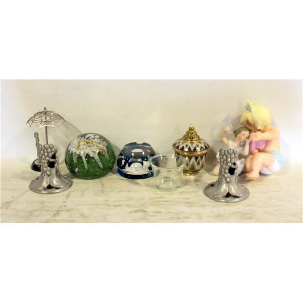 FLAT OF COLLECTIBLES