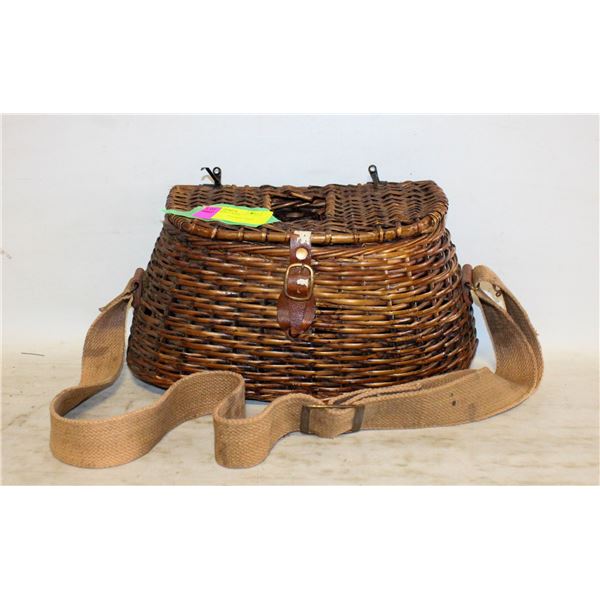 VINTAGE FISHING CREEL
