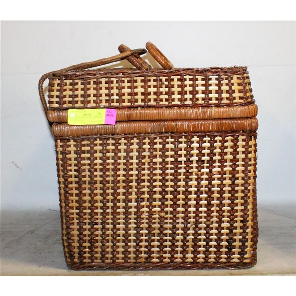 WICKER PICNIC BASKET MADE IN THE PEOPLES