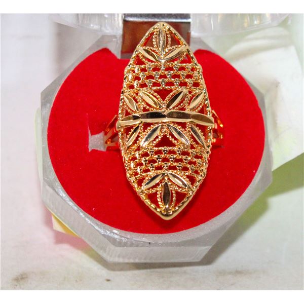 GOLD TONE WOMEN'S RING SZ7