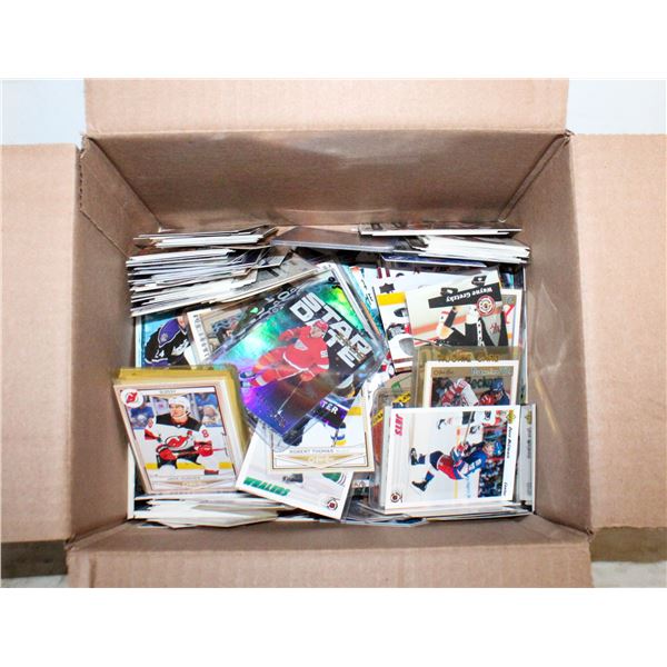 500+ ASSORTED HOCKEY CARDS