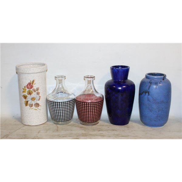 FLAT OF ASSORTED VASES