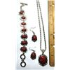 Image 2 : 9) SET OF SILVER TONE WITH OVAL RED