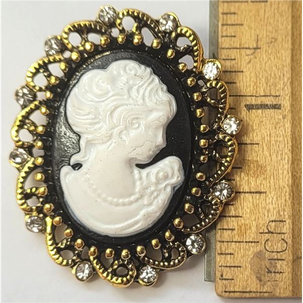 14) CLASSIC CAMEO BROOCH WITH BLACK