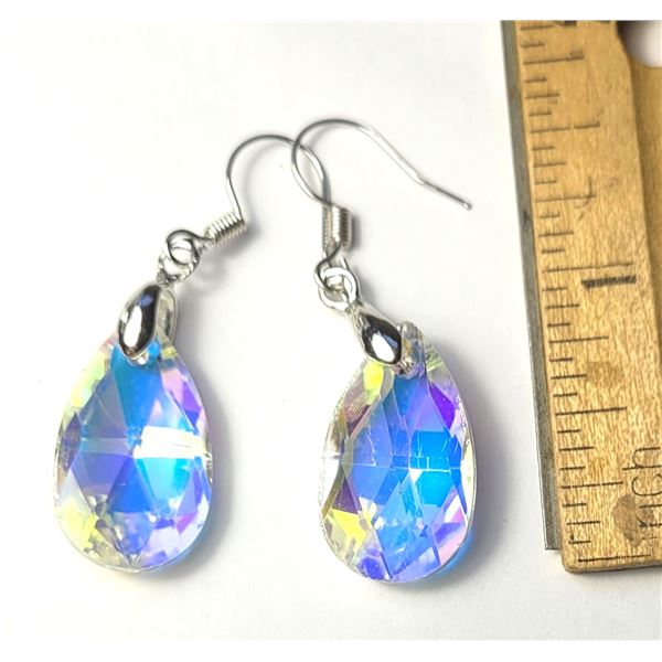 19) PEAR SHAPED CRYSTAL EARRINGS ON