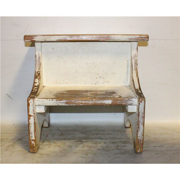 VINTAGE STEP STOOL