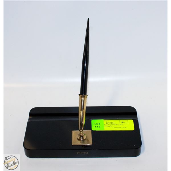 VINTAGE BLACK SHEAFFERS DESK SET W/FOUNTIAN PEN