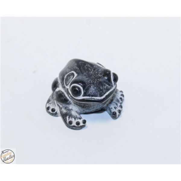 HANDCRAFTED IN CANADA STONECRAFT PEARLITE FROG