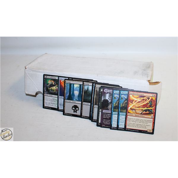LARGE LOT OF MAGIC THE GATHERING CARDS