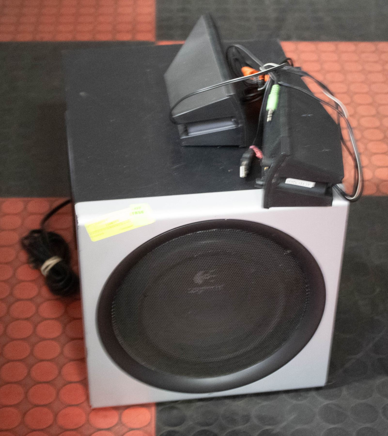 Logitech Desk Sub LOGITECH SUBWOOFER AND SPEAKERS