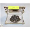 Image 1 : ANTIQUE JEWELED XLARGE BROOCH IN BOX