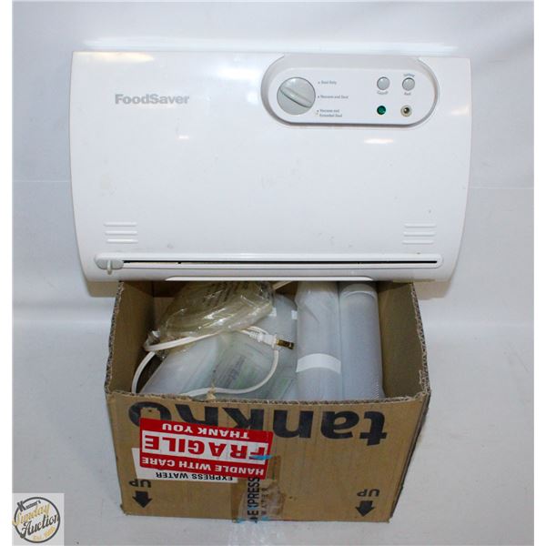 FOOD SAVER VACUMN SEALER MODEL 1060 WITH BAGS