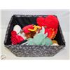 Image 1 : TOTE OF STUFFED ANIMALS