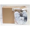 Image 1 : CASE OF 10 PAIRS WOMENS SLIPPERS. HOUNDS
