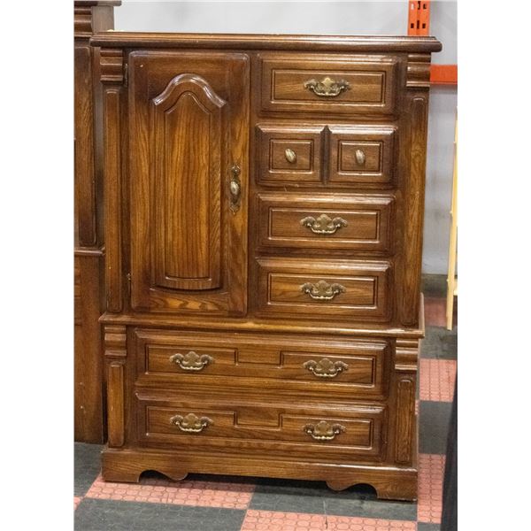 VINTAGE WOODEN DRESSER CABINET H-53" W-21" L-39"