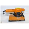 Image 1 : BLACK & DECKER DUAL ACTION SANDER