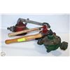 Image 1 : 3- BARREL STYLE HAND OPERATED FUEL PUMPS