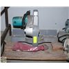Image 1 : MAKITA 10" COMPOUND SAW
