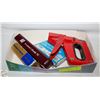 Image 1 : 2 STAPLERS AND STAPLES