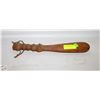 Image 1 : ANTIQUE WOODEN FISH CLUB