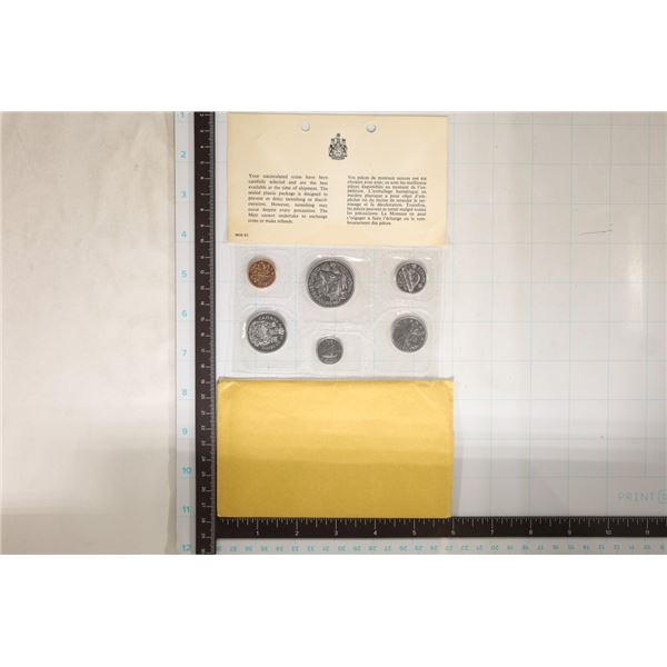 1970 CANADA (PF LIKE) SET WITH ENVELOPE AND PAPER