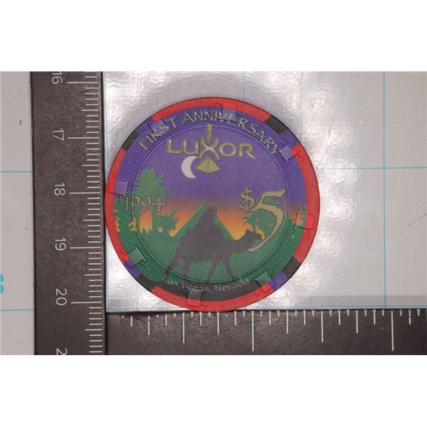 $5 LUXOR CASINO CHIP. 1994 FIRST ANNIVERSARY