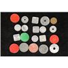 Image 2 : 20 TAX TOKENS METAL AND PLASTIC, SQUARE AND