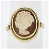 Image 6 : Vintage Solid 18k Yellow Gold Bezel Set Oval Carved Shell Cameo Petite Ring