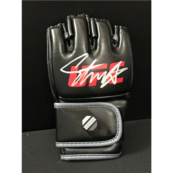 ISRAEL ADASANYA SIGNED UFC GLOVE BECKEET COA