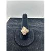 Image 2 : 14K YG Diamond Ring w/15 Round Cut Diamonds and 24 Baguette Cut Diamonds 7.4g -